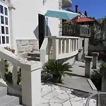 Tiha 公寓