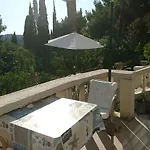 Tiha *