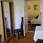 Tiha *