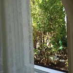 아파트 Tiha