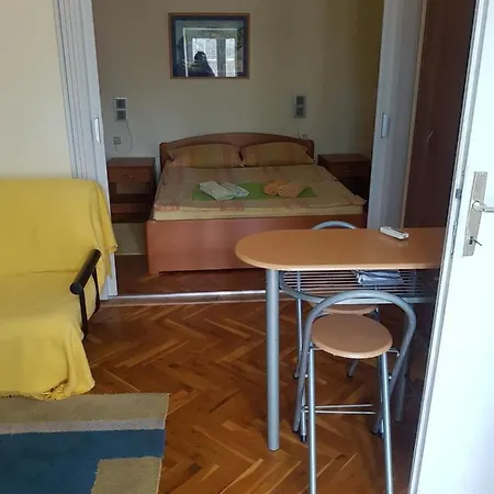 Tiha *