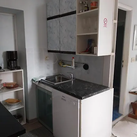 Tiha Apartment *