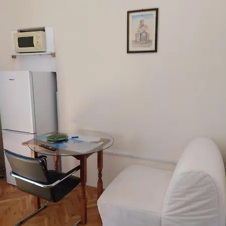 Tiha Apartment