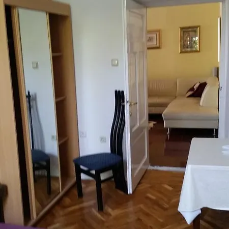 Tiha *