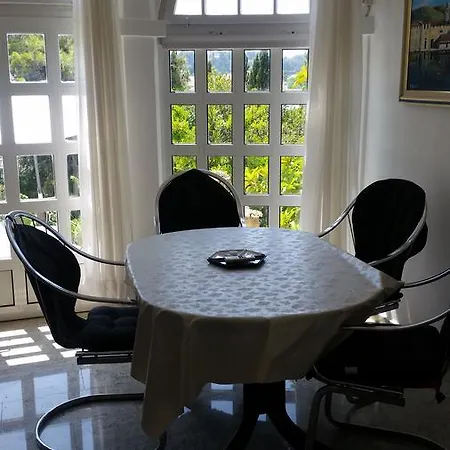 Διαμέρισμα Tiha *